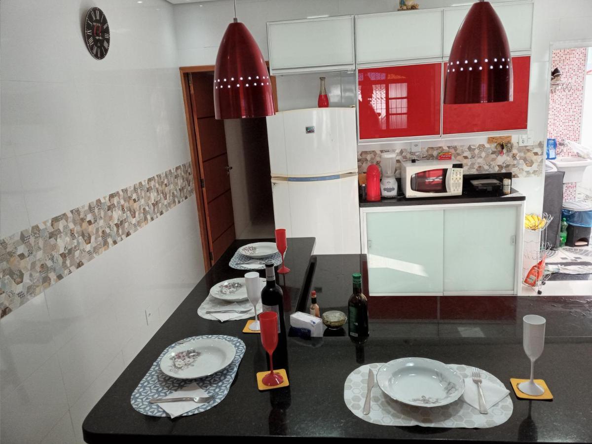 Casa Moderna E Aconchegante Com Opcao De Piscina Aquecida Cobrado A Parte, Ampla Area Gourmet Com Churrasqueira Em Deck Coberto Frente A Piscina, Aconchegante Sala De Estar Com Lareira, Ampla Garagem Para 4 Carros, Casa Pe Na Areia A 50 Metros Da Pra Praia Grande  Exterior foto
