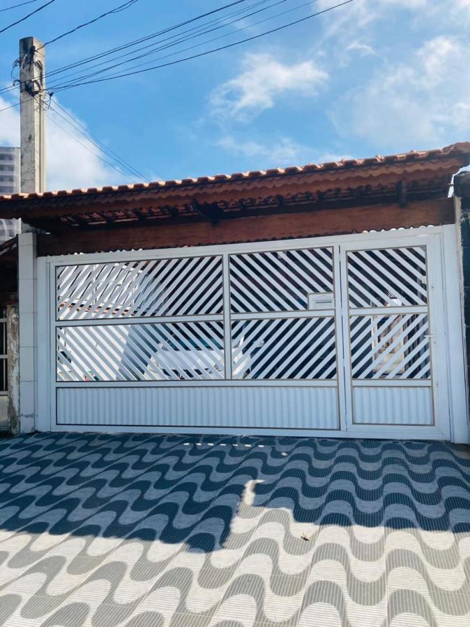 Casa Moderna E Aconchegante Com Opcao De Piscina Aquecida Cobrado A Parte, Ampla Area Gourmet Com Churrasqueira Em Deck Coberto Frente A Piscina, Aconchegante Sala De Estar Com Lareira, Ampla Garagem Para 4 Carros, Casa Pe Na Areia A 50 Metros Da Pra Praia Grande  Exterior foto